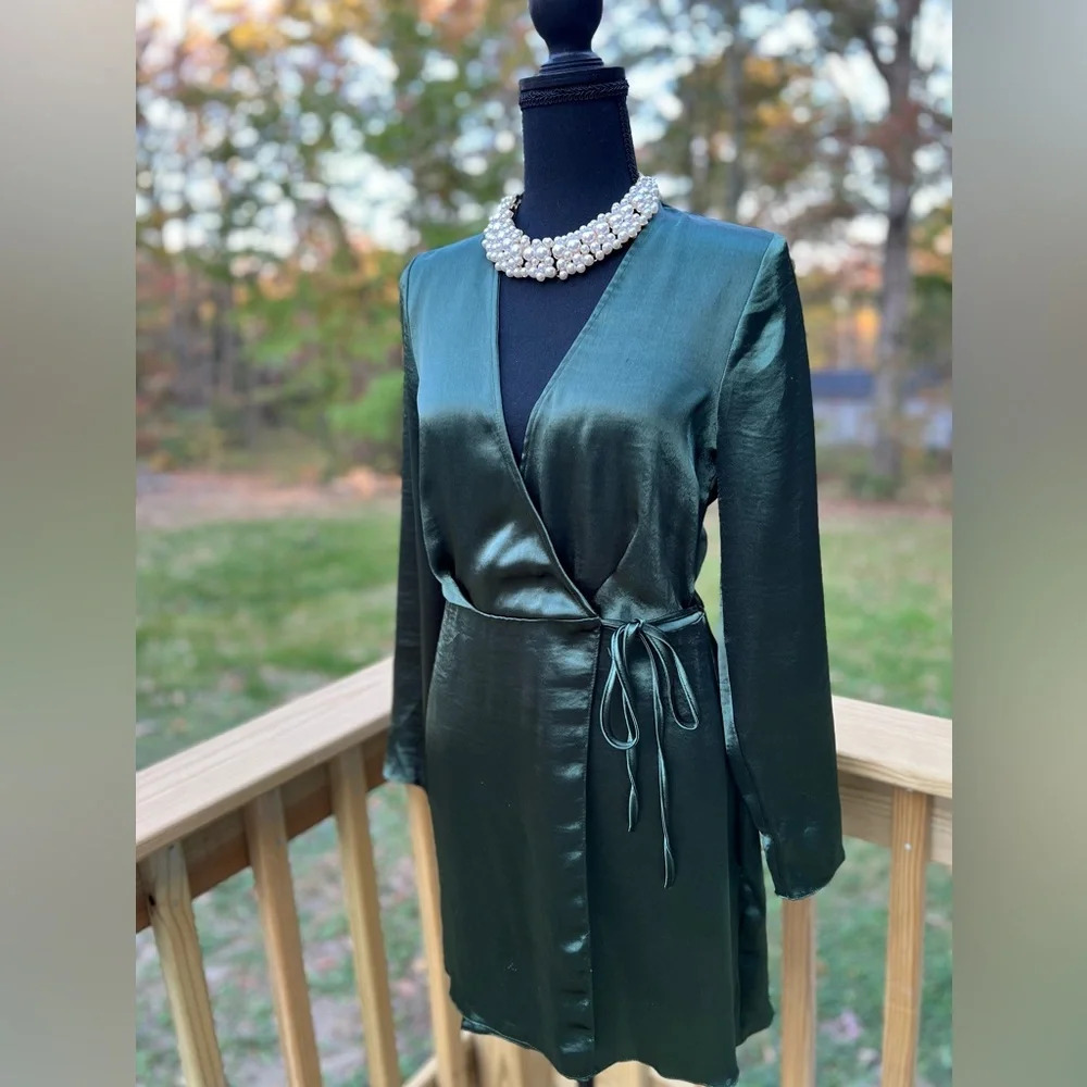 DRESS wrap IN HIGH SHINE‎ SATIN-GREEN size S mini dress - Picture 7 of 7